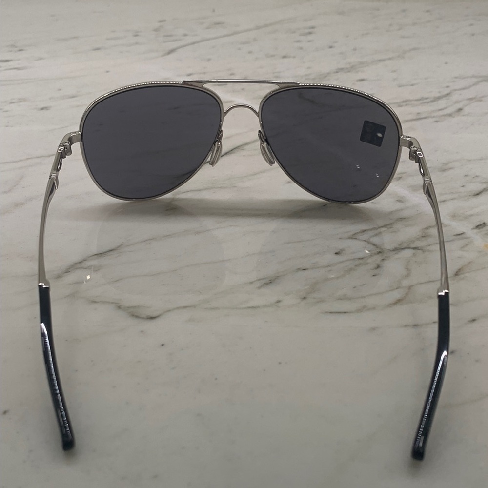 Oakley Silver Aviator Sunglasses - Picture 5 of 5